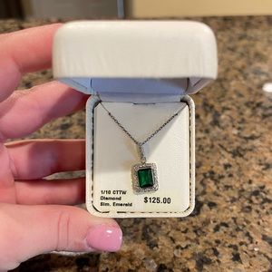 Emerald diamonds necklace NWT